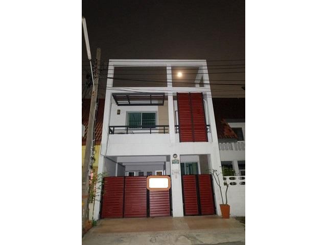 ให้เช่าทาวน์เฮ้าส์ หมู่บ้านศิริทรัพย์ ถนนแจ้งวัฒนะ