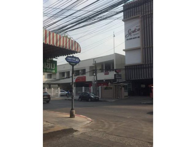 ขายด่วน ทาวนเฮ้าส์ 2 ชั้น ลาดพร้าววังหิน 49