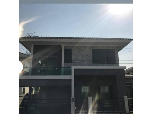 ให้เช่า และขาย บ้านเดี่ยว 2 ชั้น หมู่บ้าน Perfect place กรุงเทพ-กรีฑา เนื้อที่ 64ตรว. มี 4 ห้องนอน 3 ห้องน้ำ ค่าเช่า 35,000 บาท ขาย 8.9 ล้านบาท