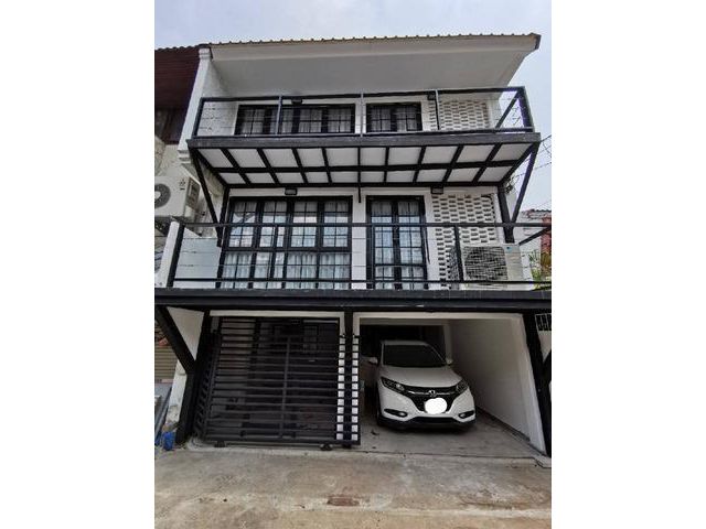 ให้เช่าทาวน์โฮม 3 ชั้น ซอยวิภาวดี 58 แยก 2 สามารถทำเป็นบ้านพักอาศัย / Studio / Co-working Space / Cafe'&restaurant  บ้าน