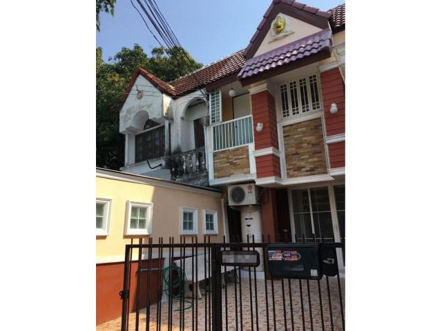 รหัสทรัพย์ B4370 ให้เช่าทาวน์เฮ้าส์ 2 ชั้น หมู่บ้านศรีประจักษ์ รามคำแหง 156