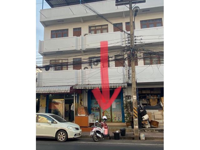 ให้เช่าพื้นที่หน้าร้านใจกลางเมืองสุรินทร์ ติดถนนหลักเมืองสุรินทร์ ให้เช่าพร้อมเคาน์เตอร์และตู้โชว์