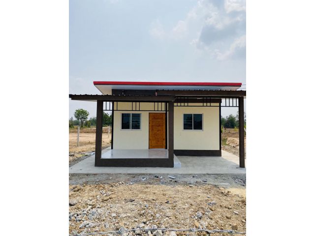 บ้านพร้อมที่ดิน200ตรว.บ้านใหม่พร้อมเข้าอยู่ ขาย850,000บาท