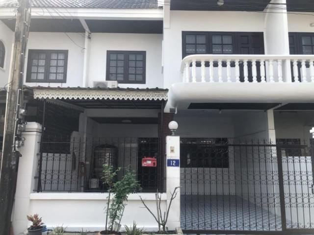 Code.A3095 ทาวน์เฮ้าส์2ชั้น ซอยลาดปลาเค้า 20 ฝั่งวังหิน รายละเอียด ทาวน์เฮ้าส์เข้าออกสะดวก อยู่ในซอย