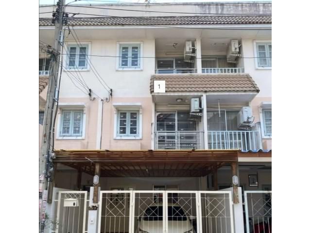 ให้เช่าทาวน์เฮ้าส์ย่านโชคชัย4ใกล้เลียบด่วน