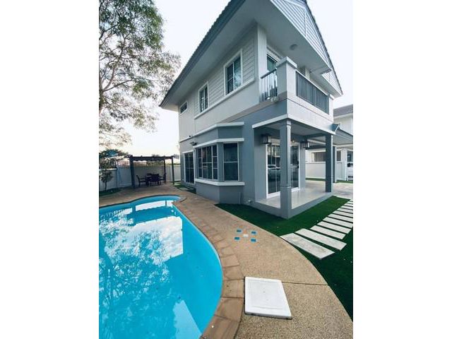 ขายบ้านพูลวิลล่าหรู โครงการแลนด์แอนด์เฮ้าส์