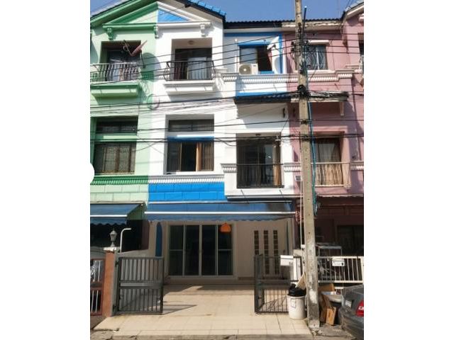 N121 ให้เช่าทาวน์โฮม 3 ชั้น บ้านกลางเมืองเหม่งจ๋าย