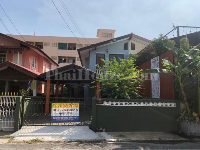 ขายบ้านแฝด 2 ชั้น หมู่บ้านหลักสี่แลนด์ ซอย4 (ซอยโกสุมรวมใจ 39)