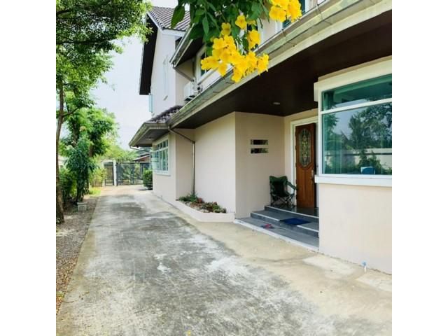ขายบ้านเดี่ยว2ชั้นย่านสุขาภิบาล 5 เนื้อที่ 274 ตร.ว. หน้าบ้านหันไปทางทิศเหนือ ใกล้ทางด่วน เขตสายไหม