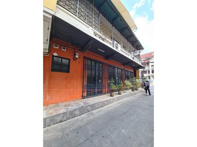 ให้เช่าพื้นที่ ร้าน 42ตรม ติดถนนมหาราช เขตพระนคร เหมาะทำเป็นร้านคาเฟ่ 35,000ต่อเดือน       ติดต่อคุณ สมศักดิ์ Tel: 09826