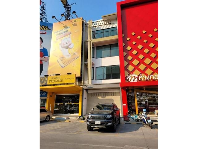 ให้เช่าอาคารพาณิชย์ ฟิฟธ์ อเวนิว ลาดกระบัง เหมาะทำเป็นโฮมออฟฟิศ 22ตรว 4ห้องน้ำ จอดรถหน้าตึก 2คัน      ติดต่อคุณ สมศักดิ์