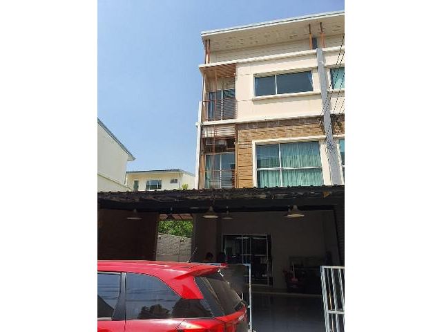 ให้เช่าทาวน์โฮม วิลเลจ ซิตี้ 3 ชั้น พัฒนาการ32
