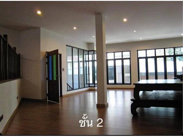 ให้เช่าโฮมออฟฟิศ3ชั้นใกล้ BTS เพลินจิต ย่านสุขุมวิท ซอยสุขุมวิท 1 เหมาะทำเป็นโฮมออฟฟิศ หรืออยู่อาศัย ให้เช่าชั้น 2 ถึงช