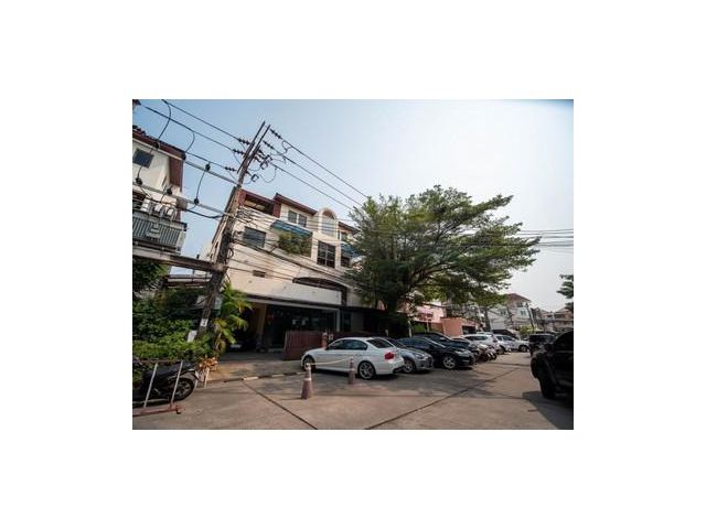 ขายตึก สำนักงาน 4 ชั้น Town In Town ศรีวรา 84 ตรว.