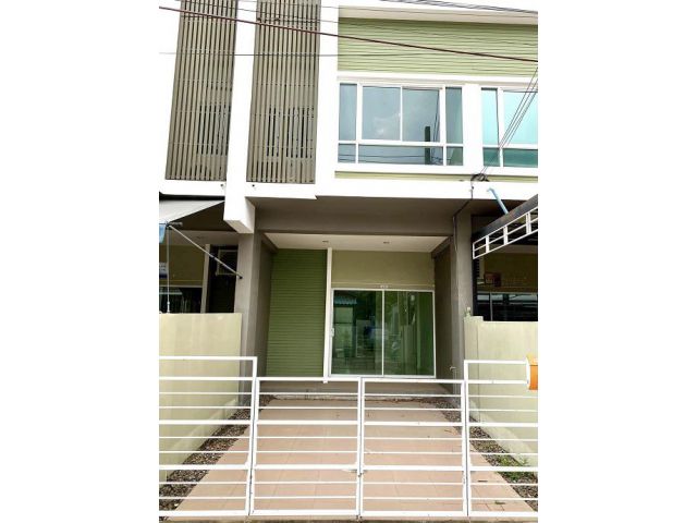 U1040 ให้เช่าทาวน์โฮม นลินอเวนิว 2  Nalin Avenue 2 บ้านทาวน์โฮม 3 ชั้น  พร้อมอยู่ ราคาถูก ติดโรงเรียนเตรียมอุดมน้อมเกล้า