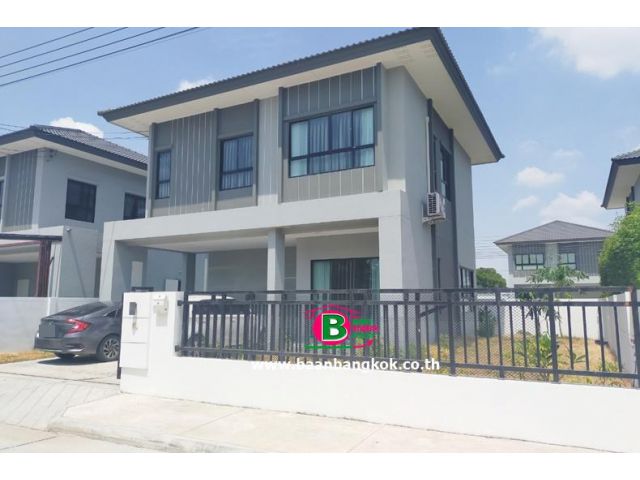 บ้านเดี่ยว 2 ชั้น โครงการ สัมมากร ชัยพฤกษ์-วงแหวน 2 เนื้อที่ 50.9 ตรว. ถนนทางหลวงแผ่นดินหมายเลข345 อ.บางบัวทอง จ.นนทบุรี