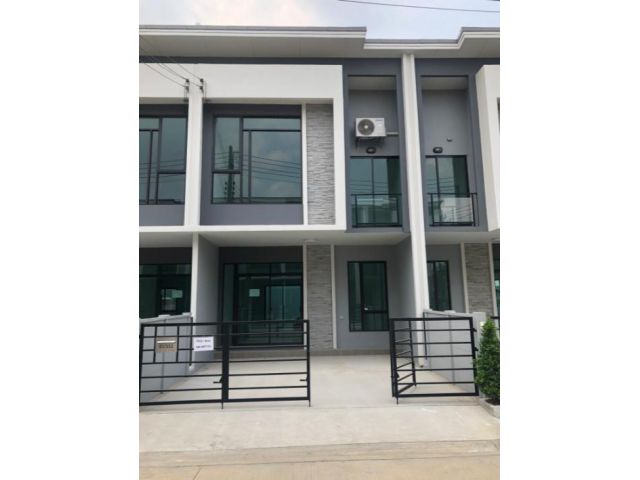 U1050 ให้เช่า ทาวน์โฮม 2 ชั้น แกรนด์ พลีโน่ พหลฯ-รังสิต คลองหนึ่ง คลองหลวง บ้านเปล่าบ้านใหม่ ทำเลดีเดินทางสะดวก ใกล้ห้าง