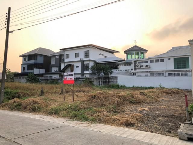 ขายที่ดินถมแล้ว สวย ราคาดีมาก ใกล้ทะเลสาป เดินทางง่าย เหมาะทำบ้านพักหรือ Home Office