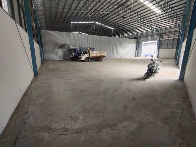 ให้เช่าโกดัง โรงงาน 1000 -1200 ตรม. ขอ รง.4ได้ ติดถนนบางปลา สมุทรสาคร เค่าเช่าถูก