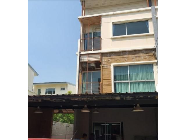 ให้เช่าและขาย ทาวน์โฮม3ชั้น วิลเลจ ซิตี้ พัฒนาการ