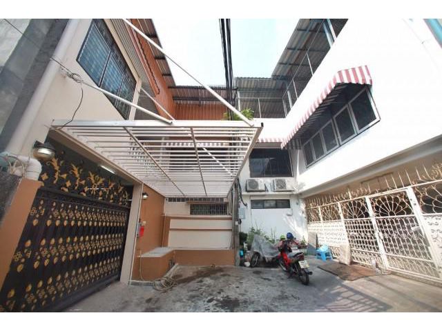 Code.A3394 บ้านเดี่ยว  รัชดาซ.3 ใกล้เซ็นทรัลพระราม9 รายละเอียด รายละเอียดบ้าน บ้านเดี่ยว  2  ชั้น พื