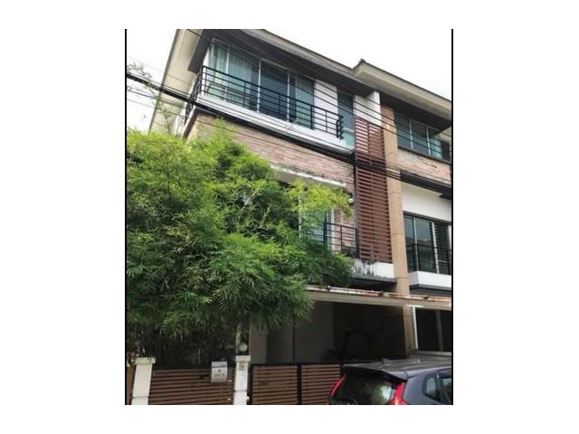 ให้เช่า บ้าน Town Plus ซอยกรุงเทพกรีฑา