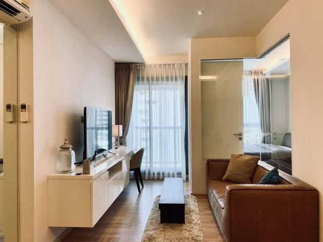 ให้เช่า H Building at Sukhumvit 43  PN0200