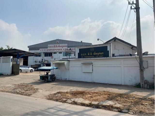 ขาย โรงงานพร้อมออฟฟิศ มีห้องพักคนงาน  ย่านประชาอุทิศ คลองสวนพื้นที่ 4 ไร่     ติดต่อคุณ สมศักดิ์ Tel: 0982686161 รหัสปร