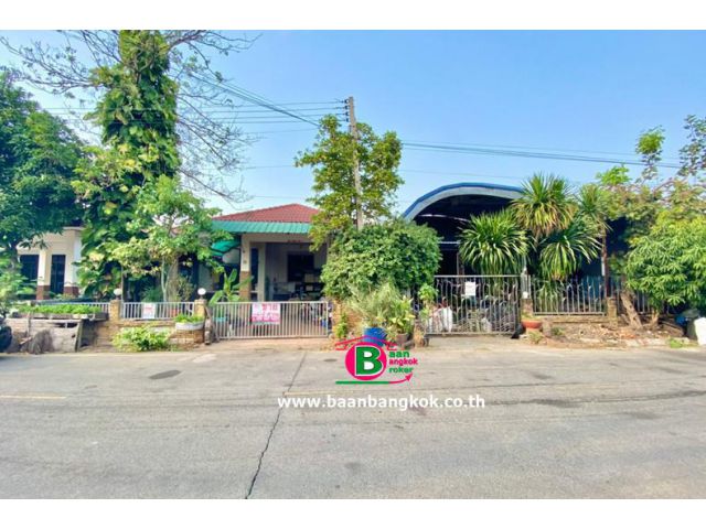 บ้านเดี่ยว 1 ชั้น (2หลังในพื้นที่เดียวกัน) โครงการ บ้านฐานมั่นคง คลองสอง เนื้อที่ 100 ตรว. ถนนรังสิต-นครนายก อ.คลองหลวง จ.ปทุมธานี