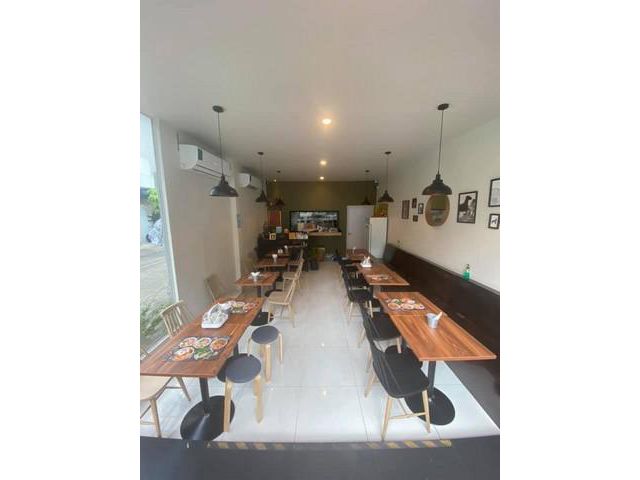 ให้เซ้งร้านอาหารย่านอารีย์ พหลโยธิน8 ซอยสายลม พร้อมดำเนินกิจการทันที อุปกรณ์ทุกอย่างที่มี ยอดขายต่อเดือนอยู่ที่ 100k-200