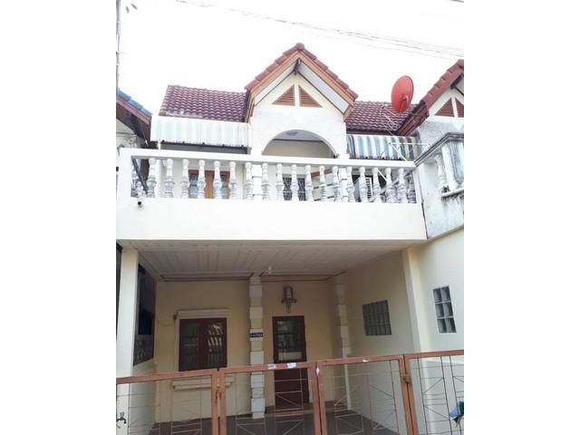 ขายด่วน ทาวเฮ้าส์มู่บ้านช. รุ่งเรือง4ซอย26