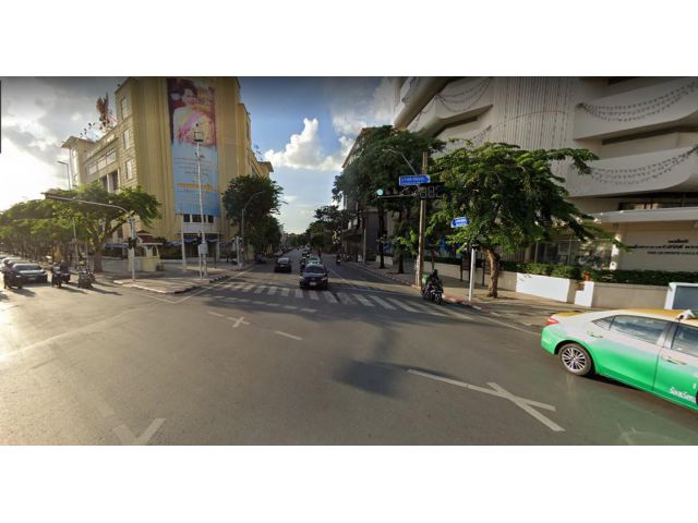 ขายที่ดินใจกลางเมือง บนถนนพระสุเมรุ