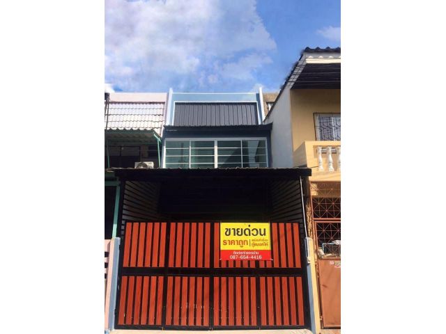 ขาย ทาวน์เฮ้าส์ รีโนเวทใหม่พร้อม 2ชั้น ขนาด 16ตรว