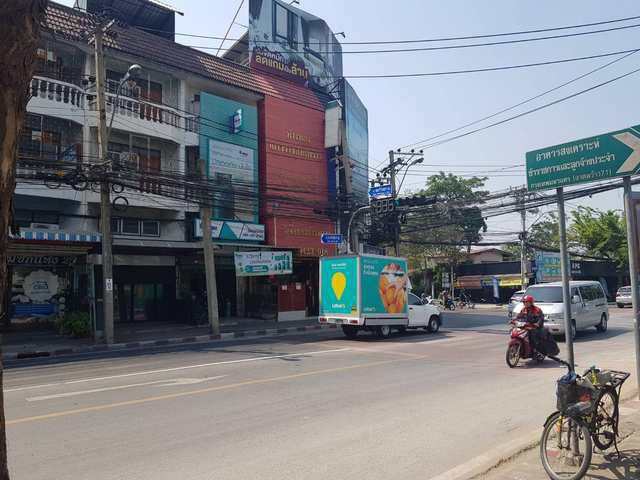 อาคารพาณิชย์ 3ชั้นครึ่ง 24 ตรว. ถ.นาคนิวาส