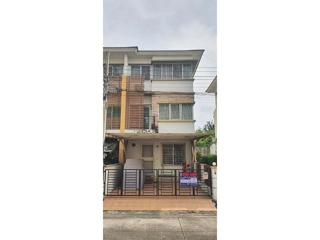 ขายทาวน์เฮ้าส์ 3 ชั้น ทาวน์พลัส ลาดพร้าว101 ซ.โพธิ์แก้ว 2 ตกแต่งสวยงาม พร้อมเข้าอยู่ เฟอร์นิเจอร์ครบ