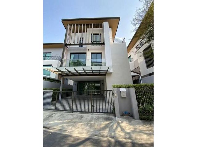 บ้านเดี่ยว 3ชั้น ย่านเฉลิมพระเกียรติ ร.9 สวนหลวง