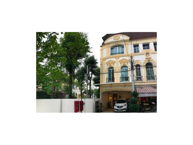 ทาวน์โฮม บ้านกลางกรุง Grande Vienna พระราม 3