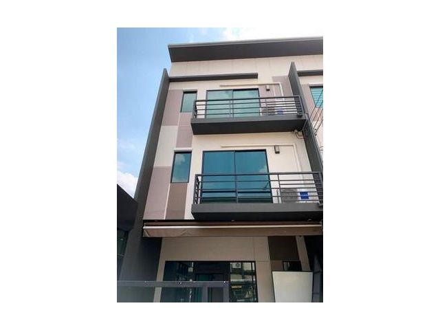 ทาวน์โฮม 3 ชั้น บ้านกลางเมือง พหลโยธิน 50