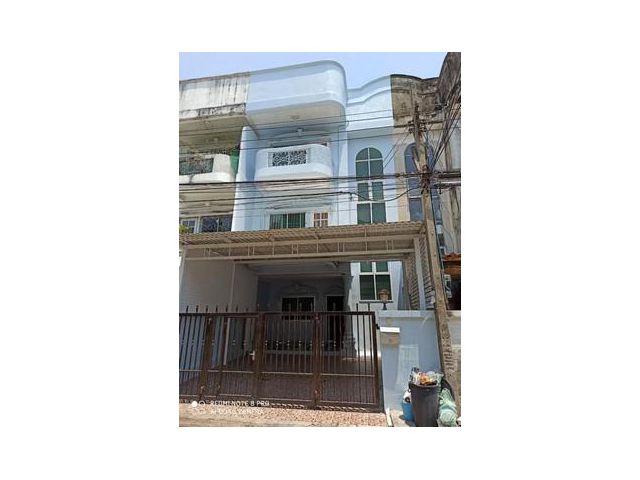 ให้เช่าทาวน์โฮม 3 ชั้น ซอยประดิษฐ์มนูธรรม 5
