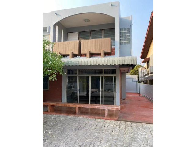 ให้เช่าบ้าน 2ชั้น หมู่บ้านเมืองทอง พัฒนาการ74 เหมอะพักอาศัย