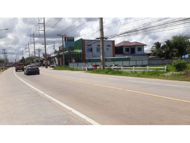 ที่ดิน 4 ไร่ 2 งาน บึง หน้าถนนอ่าวอุดม-ปากร่วม ใกล้ตลาดวรกิจ โรบินสันบ่อวิน