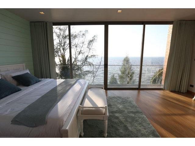 ขายบ้าน Pool Villa Sandbox beachfront villa 3 BR บ้านใหม่ติดวิวทะเล 3 ห้องนอน 6 ห้องน้ำ มีสระว่ายน้ำอยู่ชั้นดาดฟ้า ชมวิว