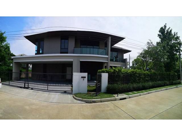 ขายบ้าน เศรษฐสิริ ปิ่นเกล้า-กาญจนาภิเษก พื้นที่ 278 ตรม. ที่ดิน 113 ตรว. 4 ห้องนอน 4 ห้องน้ำ จอดรถได้ 3 คัน หน้าบ้านหันท