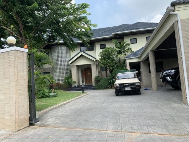บ้านเดี่ยวพร้อมสระว่ายน้ำส่วนตัววิภาวดีรังสิตซอย4