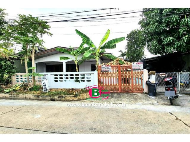 บ้านเดี่ยว 1 ชั้น โครงการ นักกีฬาแหลมทอง 5 แยก 4-15 (ซอย 14 ค) เนื้อที่ 40 ตรว. ถนนกรุงเทพกรีฑา เขตสะพานสูง