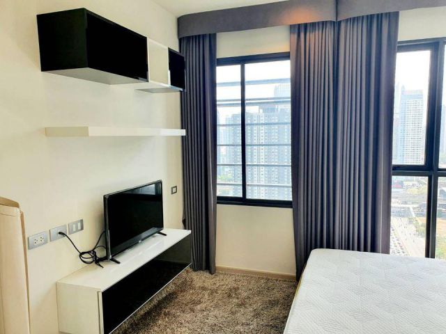 HOT PRICE ให้เช่าคอนโด Rhythm Asoke 2 ชั้น 28 ใกล้ MRTพระราม 9