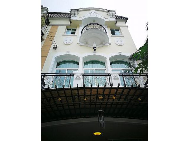 Code.A4697  The Metro Rama9 รายละเอียด 3 Story Fully furnished townhouse, Premium Décor in excellent