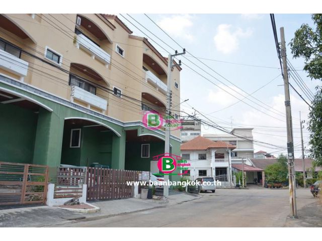 ทาวน์โฮม 3.5 ชั้น ม.การ์เด้นโฮม วิลเลจ เนื้อที่ 24 ตรว. อ.ลำลูกกา จ.ปทุมธานี