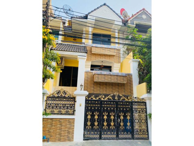 ให้เช่า ทาวน์เฮ้าส์  4 นอน สุภาพงษ์ 1 อ่อนนุช 46