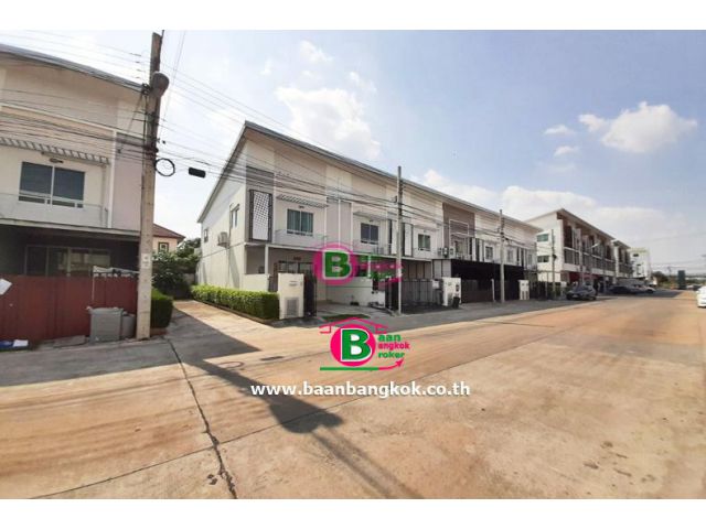 ทาวน์โฮม 2 ชั้น โครงการ อาร์เค พาร์ค เนื้อที่ 25.6 ตรว. ถ.เลียบคลองสอง กรุงเทพ